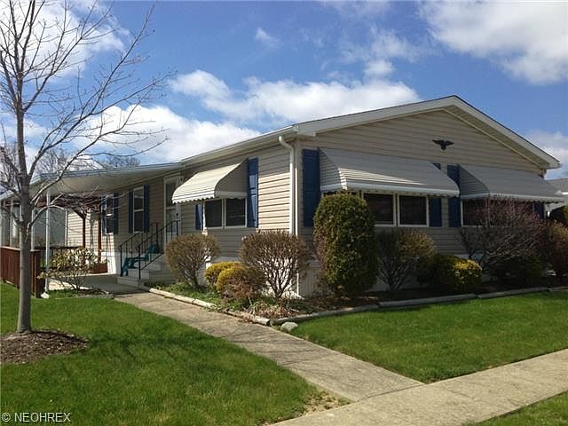 1st image of 6 Emerald Ln #6