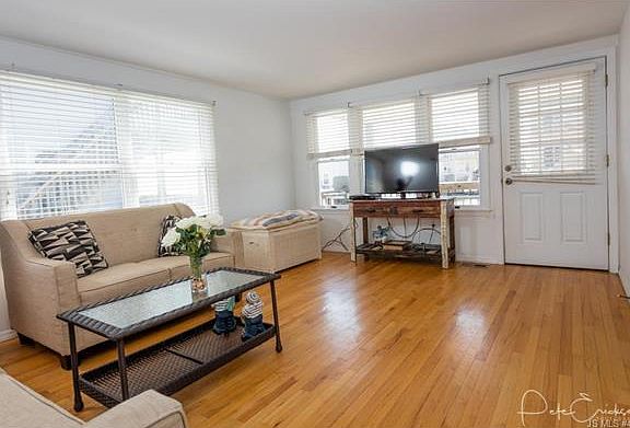 4th image of 229 Merivale Ave #B