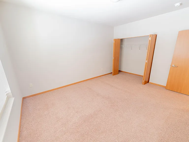 Mammoth Springs Apartments & Townhomes — Photo 35