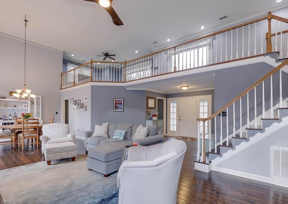  Elegant open concept home awaits you!
