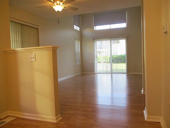 4th image of 1001 Huntington Dr