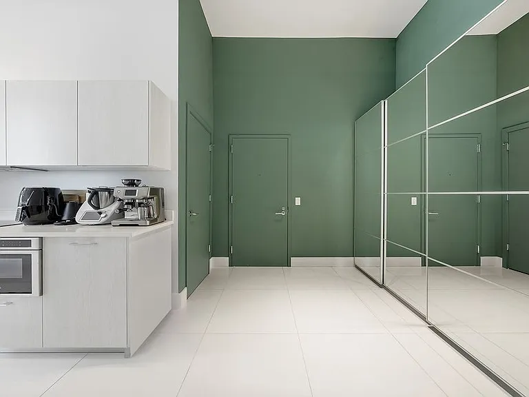 501 NE 31st St #401 — Photo 2