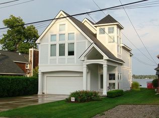 1523 W Lake Dr, Novi, MI 48377