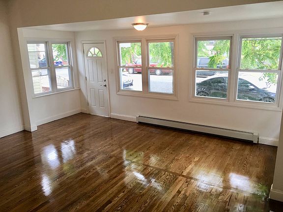 4th image of 2926 Wickham Ave