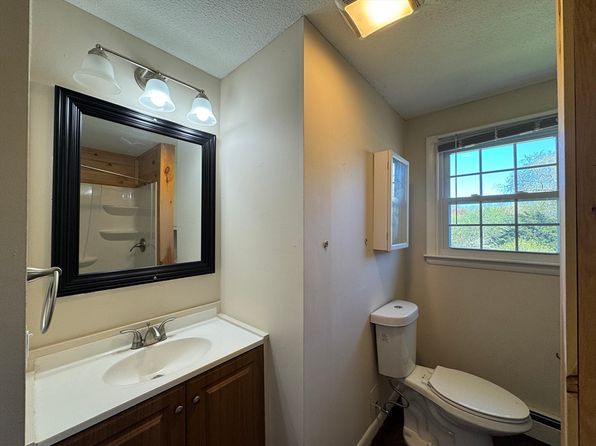 19 Richard Rd, Swansea, MA 02777