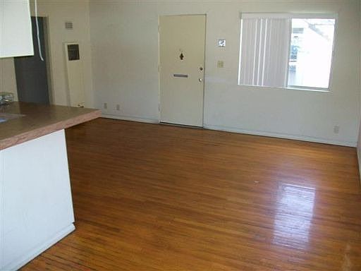 5th image of 1727 Obispo Ave APT 1