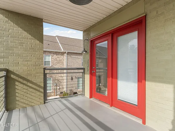 1045 E 10th St APT 205, Cookeville, TN 38501