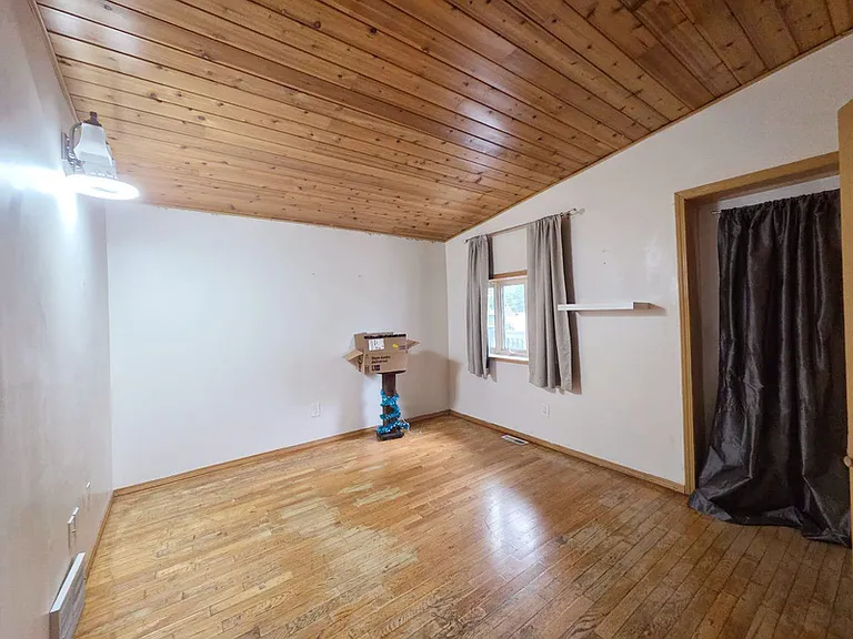 21 Langley Dr #UPPER — Photo 17