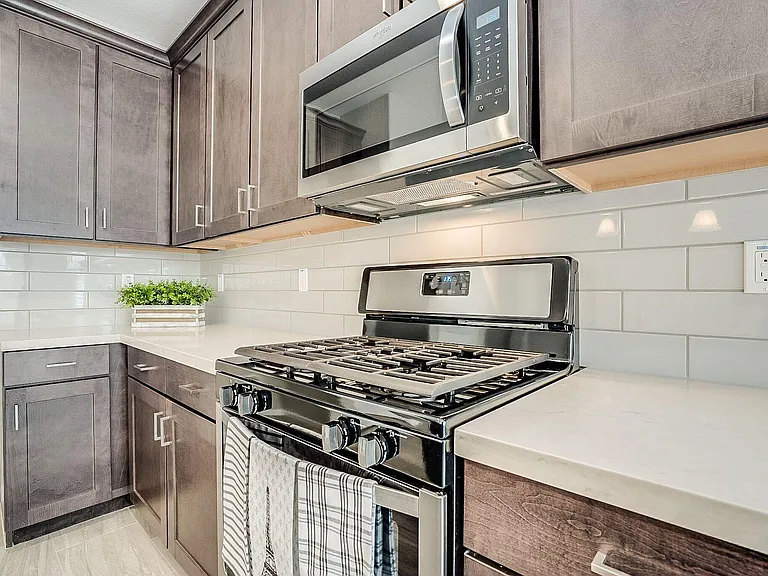 4742 E Tremaine Ave — Photo 6