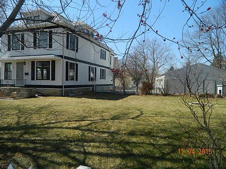 4th image of 217 Giddings Ave