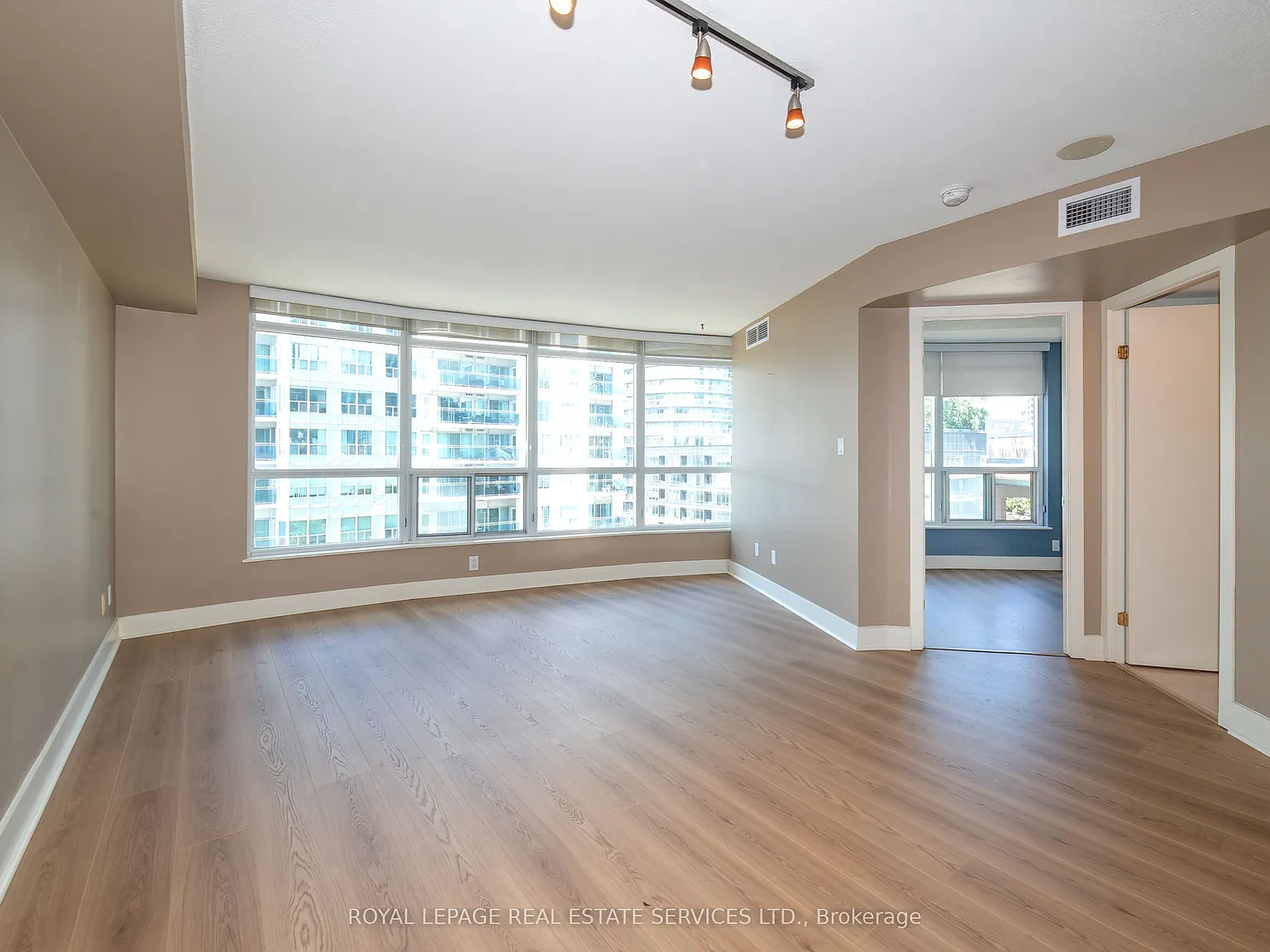 1 bed, $2,400 — Photo 4