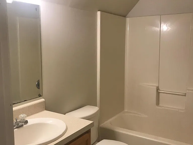 2660 Gilbert St SE — Photo 16