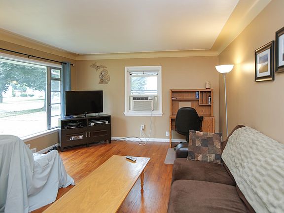 3rd image of 1714 Glendale Blvd