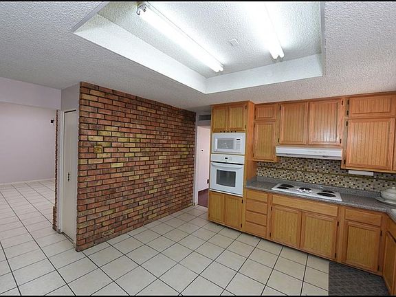 3rd image of 10027 Fenway Dr