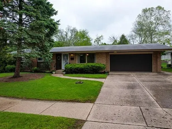 2204 Wyoming Dr, Rockford, IL 61108