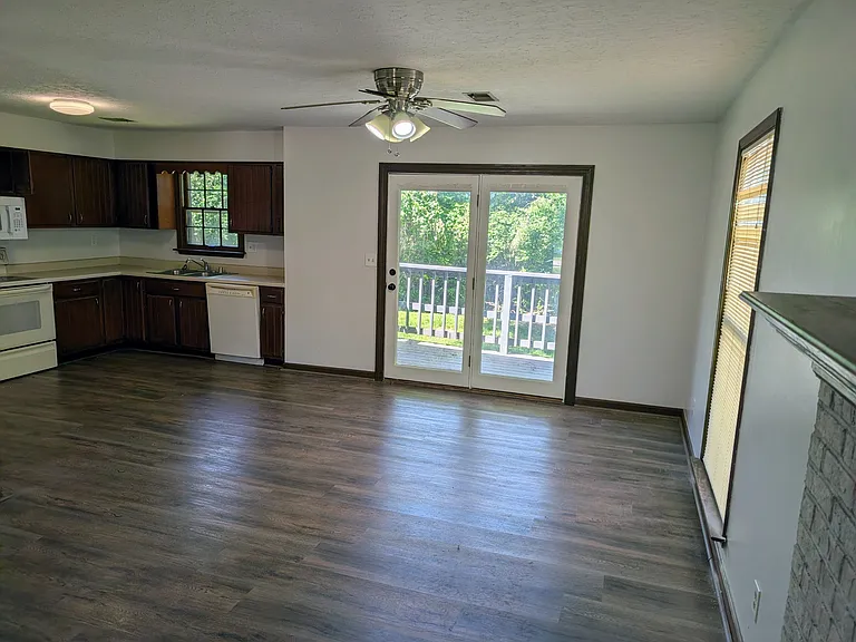 707 Kentucky Ave — Photo 4