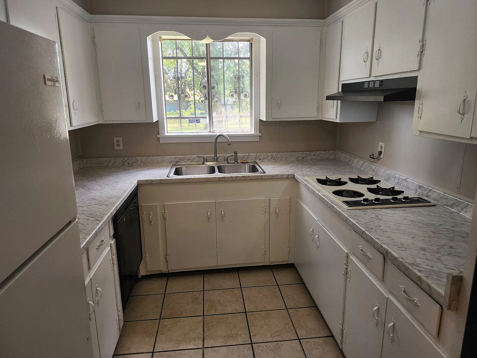 3 bed, 1247 sqft, $1,450 — Photo 3