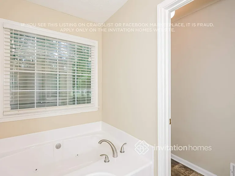 2355 Huntington Dr — Photo 12