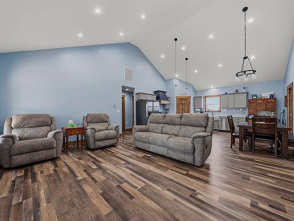 5th image of 1775 Dimple Rd