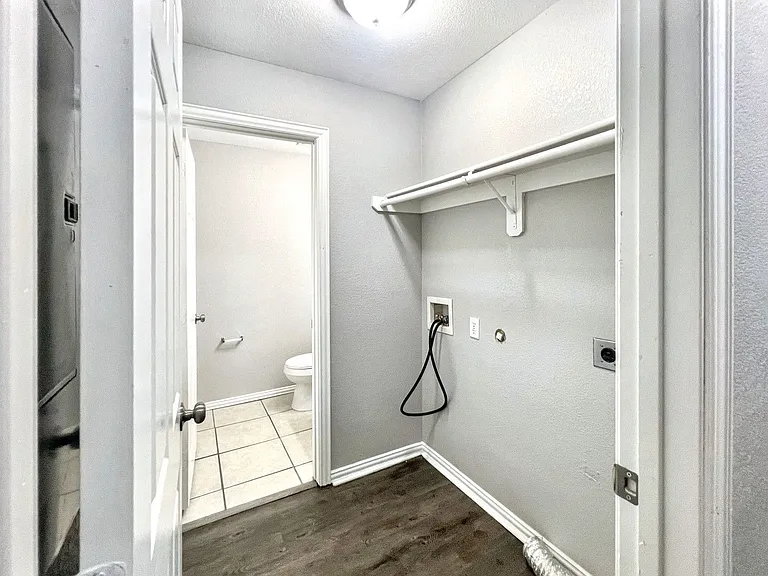 4011 Preferred Pl — Photo 9