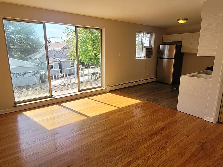 2900 N River Rd #9 — Photo 3