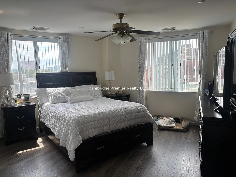 30 Chelsea St #402