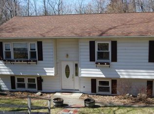 19 W Dogwood Dr, Poughkeepsie, NY