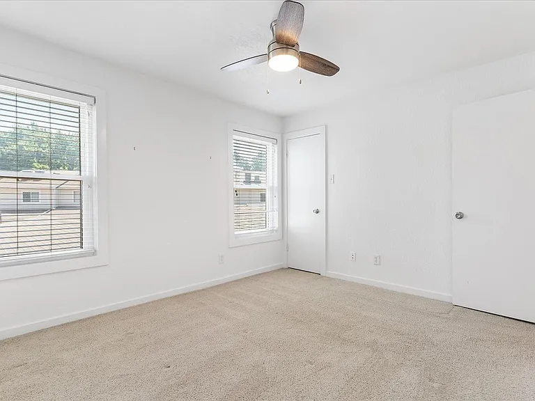 5505 Live Oak St #16 — Photo 15