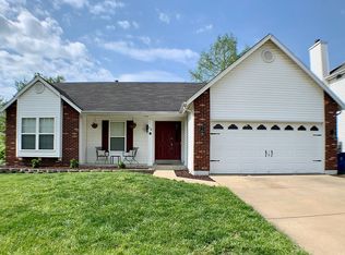 12 Canyon Oak Ct, Saint Charles, MO 63303
