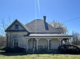 610 South St, Blossom, TX 75416