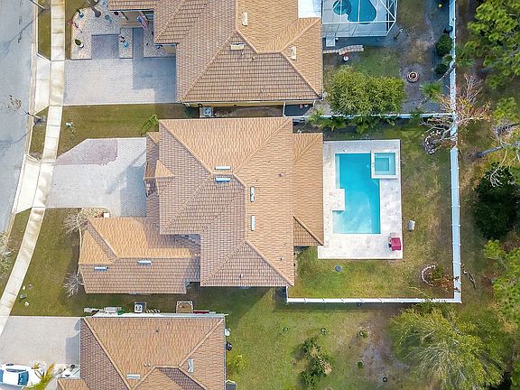 4th image of 496 Venetian Villa Dr