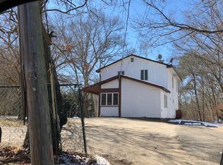 190 W Yaphank Rd, Coram, NY 11727