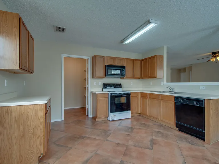 3833 Foxhound Ln — Photo 6