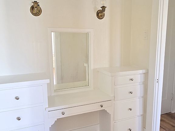 5th image of 1035 E Broadway #7