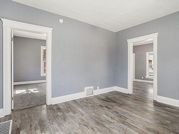 5th image of 227 Oneita St