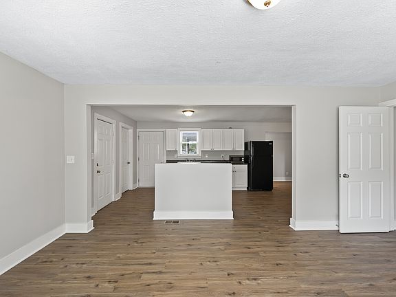4th image of 103 Sycamore Dr