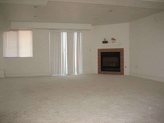 Huge Family room with Fireplace