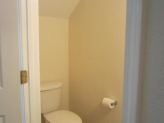 5th image of 1018 N Black Cherry Dr