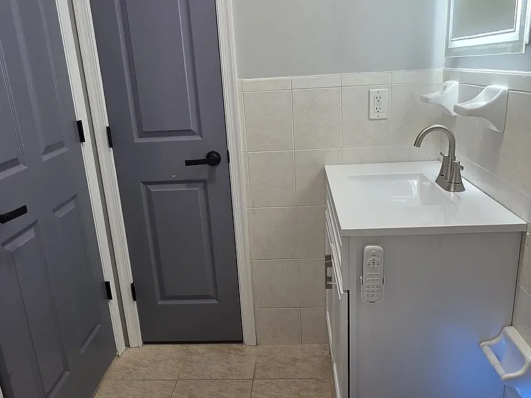 306 Marshall St #2 — Photo 8