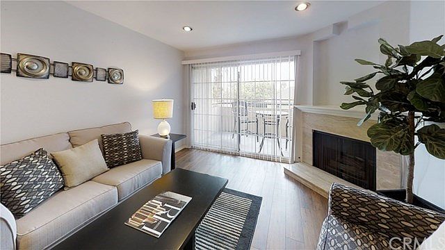 1st image of 535 W 4th St APT 208