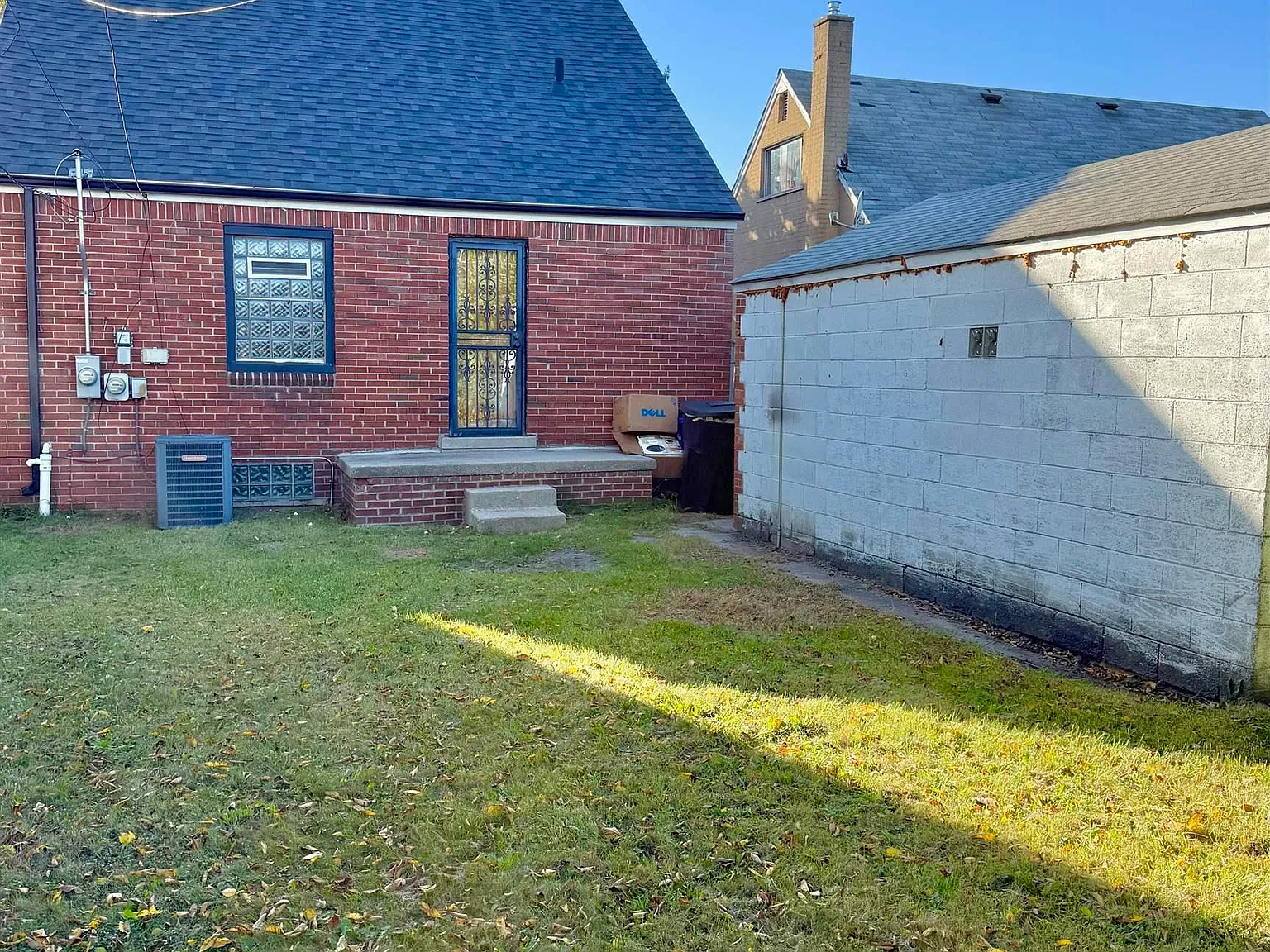 4 bed, 2.5 bath, 1404 sqft, $1,900 — Photo 4