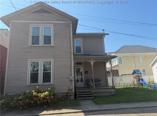 204 9th St, Point Pleasant, WV 25550