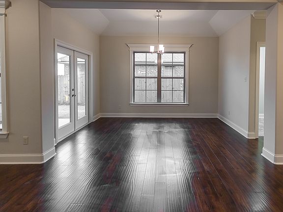 3rd image of 601 Braxton Drive
