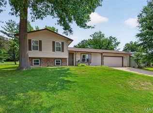 612 Lakewood Dr, Lake Saint Louis, MO 63367