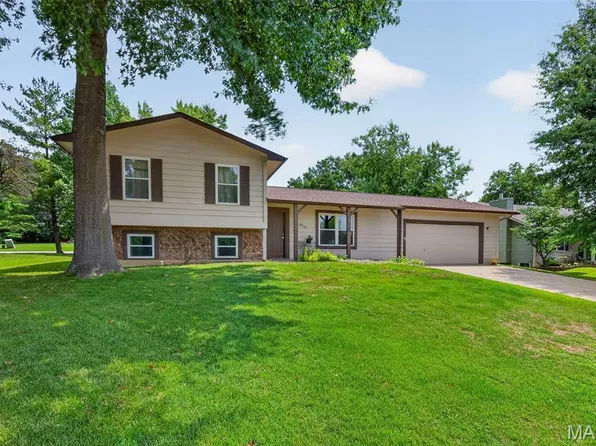612 Lakewood Dr, Lake Saint Louis, MO 63367