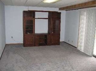 902 Nancy Cir, Shoreview, MN 55126