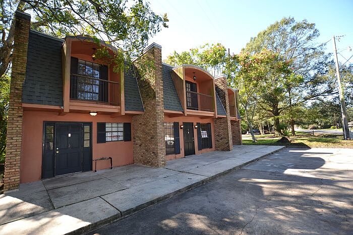 1st image of 3162 Louisiana #1-2