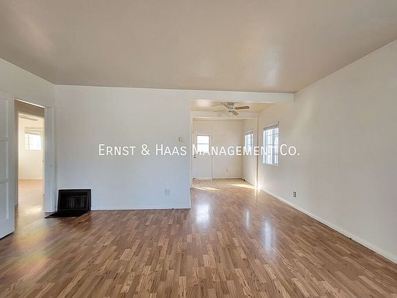 3rd image of 806 E 120th St