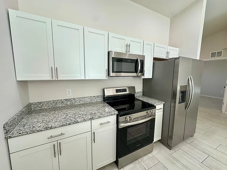 3310 SW 17th Pl #3310 — Photo 12