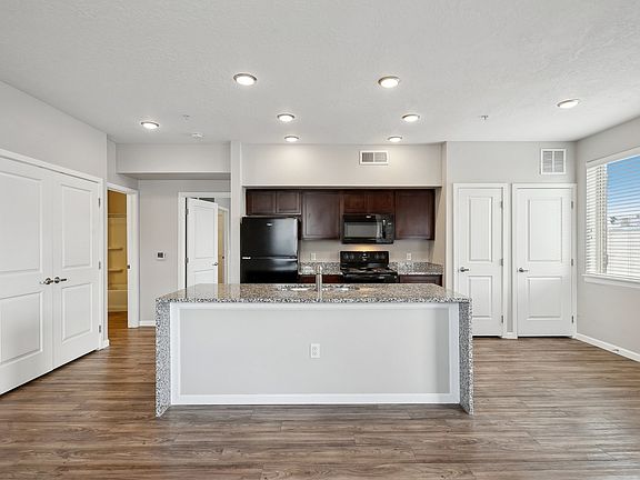 5th image of 302 S 740 E Unit H305